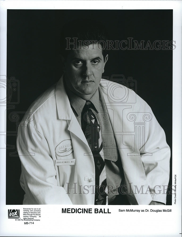 1995 Press Photo Actor Sam McMurray in &quot;Medicine Ball&quot;- Historic Images