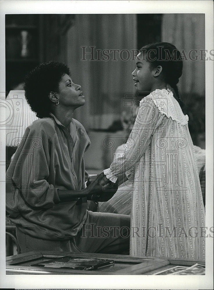 1986 Press Photo Actresses Melba Moore &amp; Jamila Perry in &quot;Melba&quot;- Historic Images