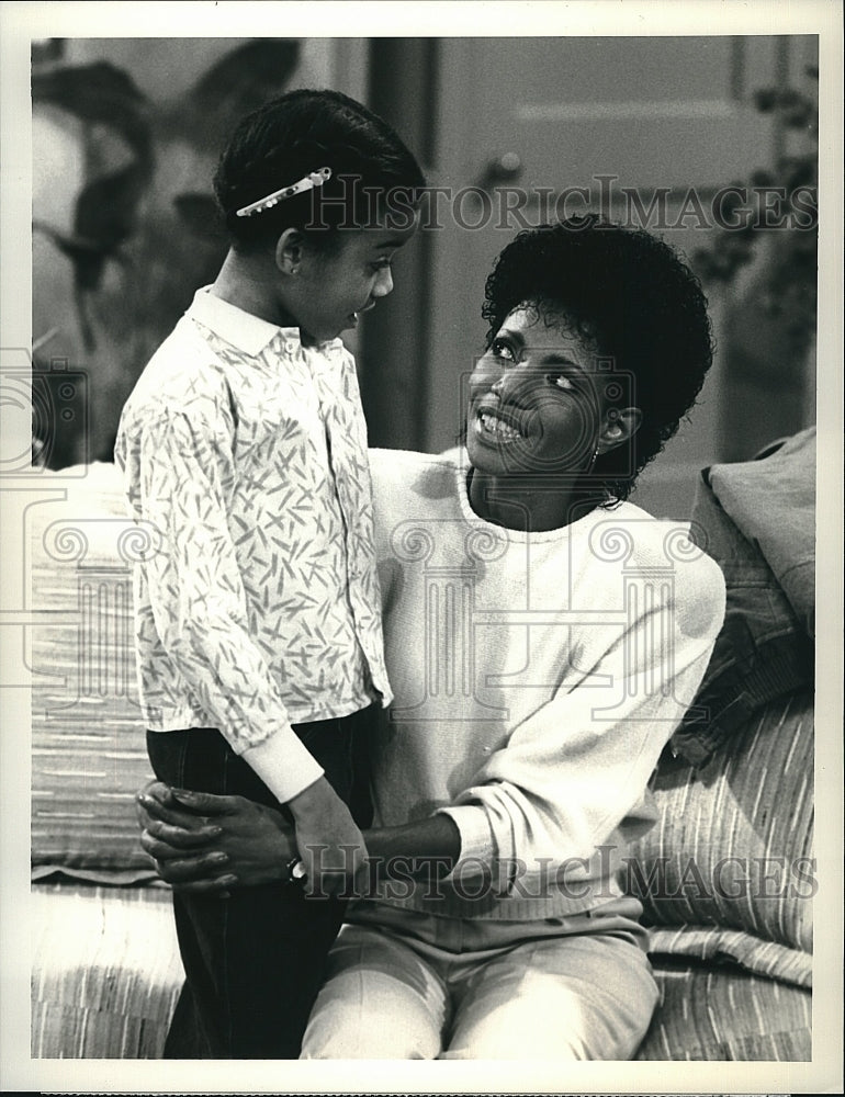 1986 Press Photo Actresses Melba Moore &amp; Jamila Perry in &quot;Melba&quot;- Historic Images