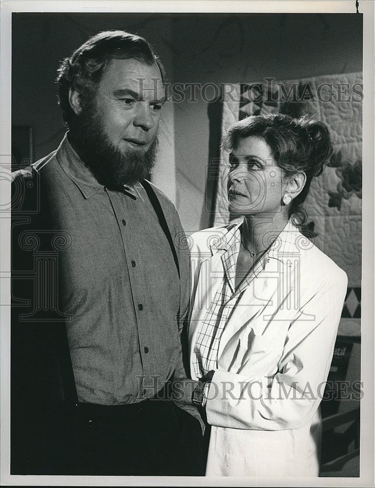 1988 Press Photo Actor Merlin Olsen &amp; Jessica Walter in &quot;Aaron&#39;s Way&quot;- Historic Images