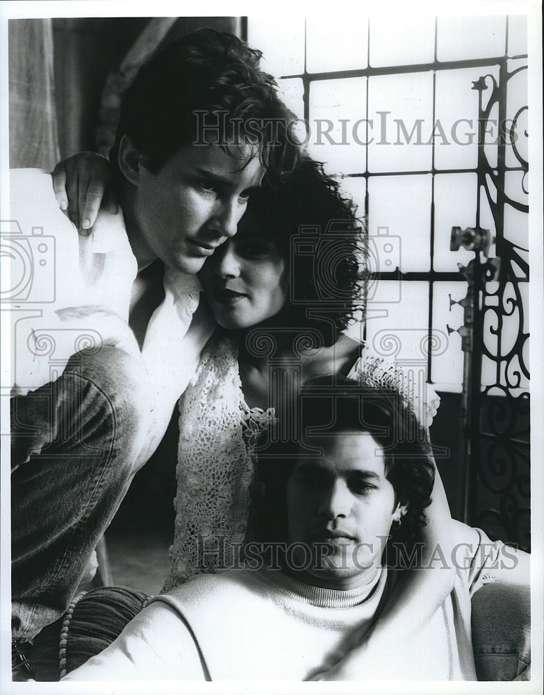 1992 Press Photo Tom Breznahan, Roxann Biggs and David Gail in The Round Table- Historic Images