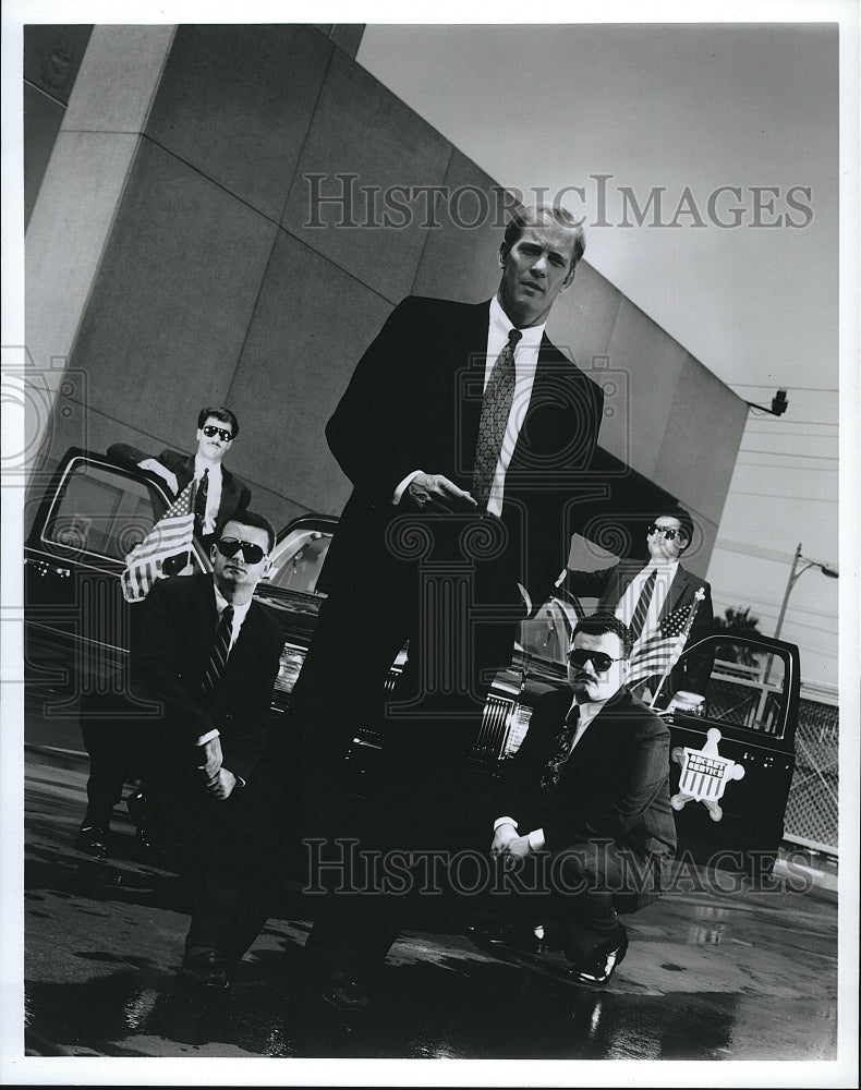 1992 Press Photo Steven Ford hosts Secret Service- Historic Images