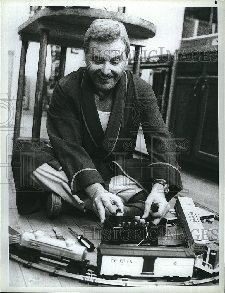 1986 Press Photo William Daniels Stars On &quot;St Elsewhere&quot;- Historic Images