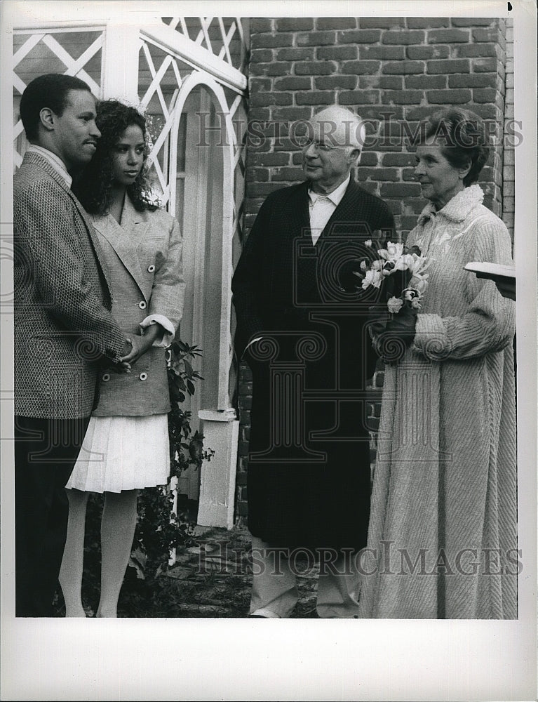 1988 Press Photo St. Elsewhere Eric Laneuville Stacey Dash- Historic Images