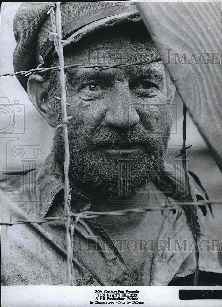 1965 Press Photo Trevor Howard stars in "Von Ryan's Express"- Historic Images