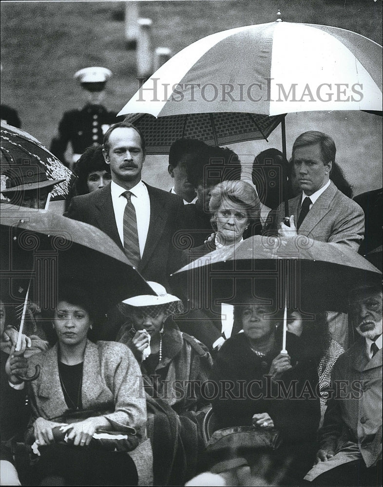 1987 Press Photo Actor Gerald McRaney &amp; Mary Carver In &quot;Simon &amp; Simon&quot;- Historic Images