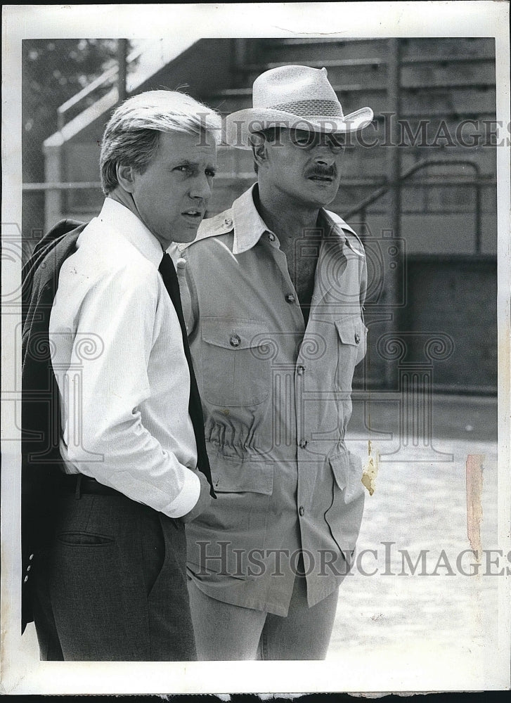 1986 Press Photo Actor Jameson Parker &amp; Gerald McRaney In &quot;Simon &amp; Simon&quot;- Historic Images