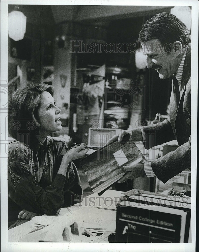 1986 Press Photo Mary Tyler Moore Actress John Astin Television Show TV- Historic Images