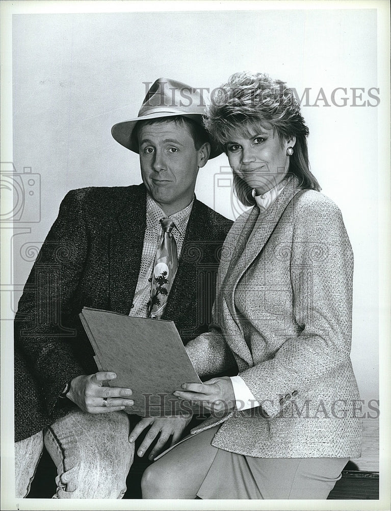 1987 Press Photo Harry Anderson, Markie Post &quot;Night Court&quot;- Historic Images