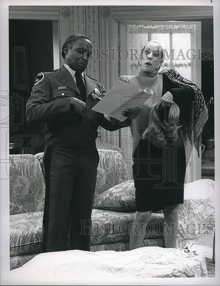 1990 Press Photo Carol Burnett &amp; Robert Guillaume in &quot;Soap Sets In Your Eyes&quot;- Historic Images