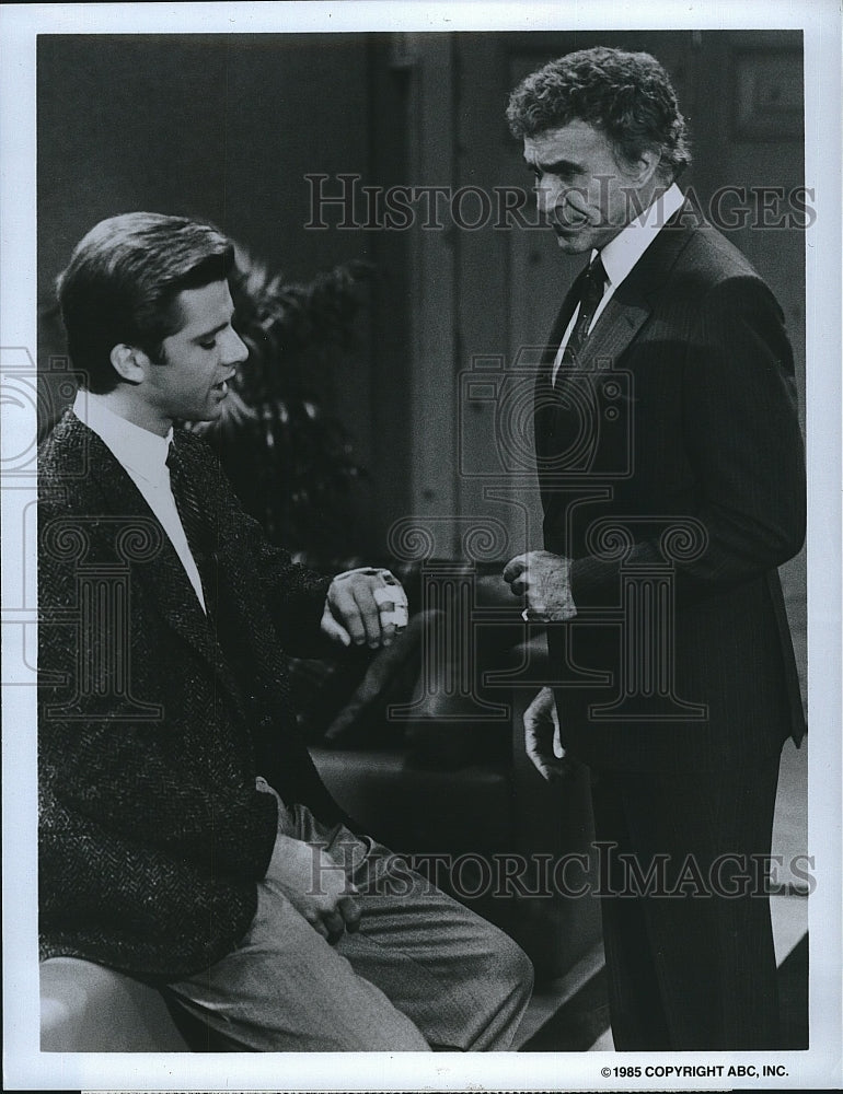 1986 Press Photo Maxwell Caulfield Actor Ricardo Montalban Colbys Drama TV Show- Historic Images