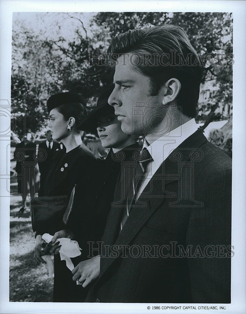 1986 Press Photo Tracy Scoggins Kim Morgan Greene Maxwell Caulfield Colbys Drama- Historic Images