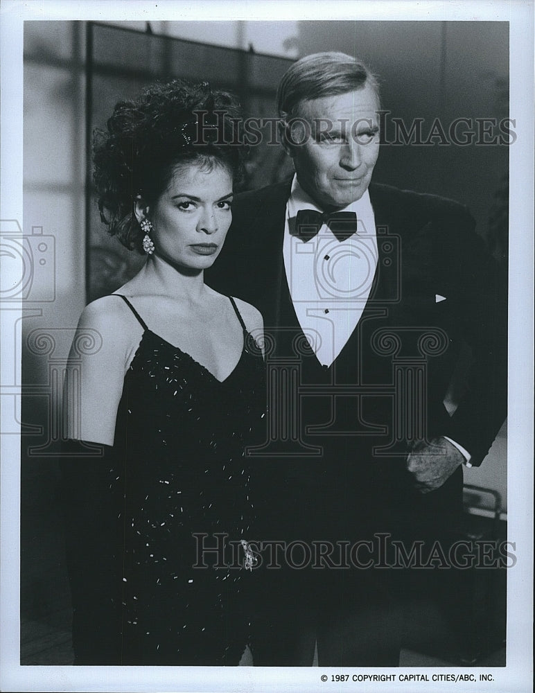 1987 Press Photo Actress Bianca Jagger &amp; Charlton Heston In &quot;The Colbys&quot;- Historic Images