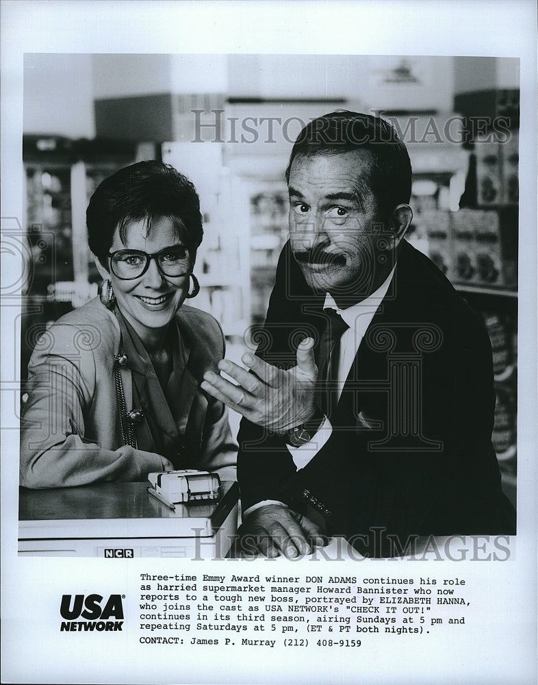 1985 Press Photo Actor Don Adams &amp; Elizabeth Hanna in &quot;Check It Out&quot;- Historic Images