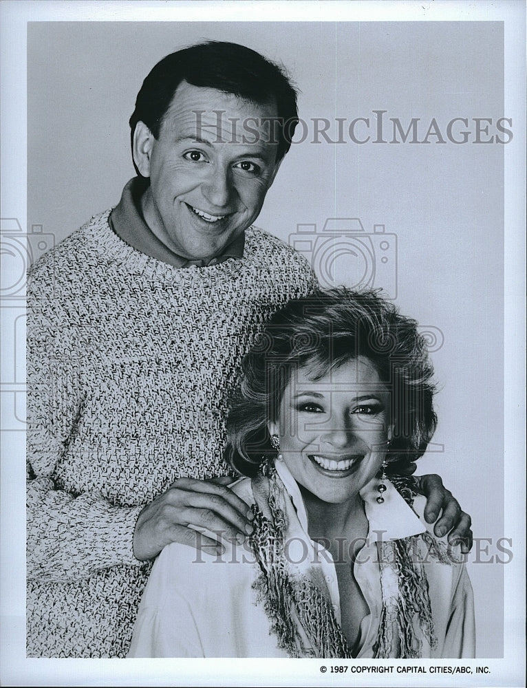 1987 Press Photo Paul Eiding Actor Dori Brenner Actress Charmings TV Show- Historic Images