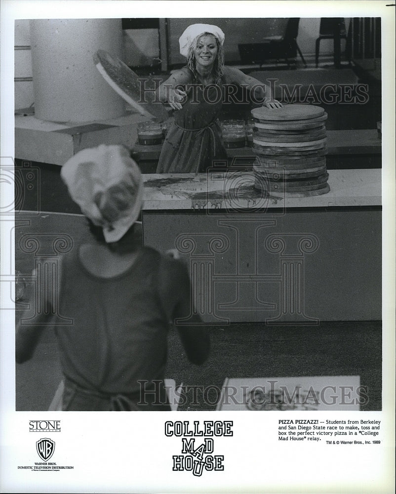 1989 Press Photo &quot;College Mad House&quot; hosst, Greg Kinnear- Historic Images