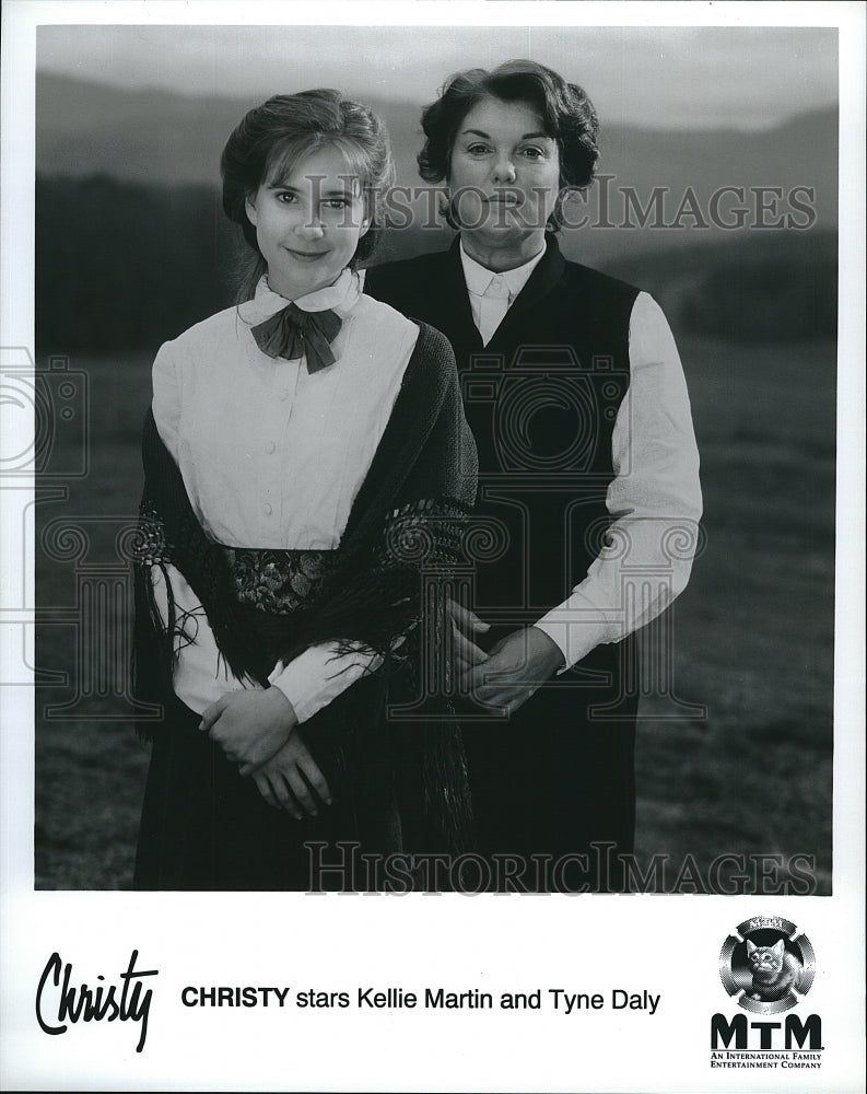 1994 Press Photo Kellie Martin and Tyne Daly "Christy"- Historic Images