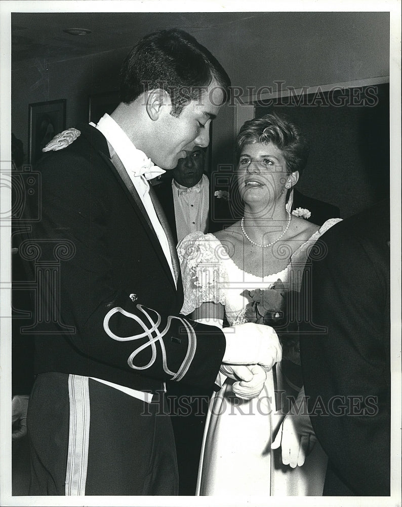 1988 Press Photo Jill Schweitzer Debutante Cotillion Coming Out Documentary- Historic Images