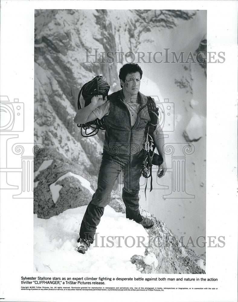 1993 Press Photo Cliffhanger Film Actor Sylvester Stallone Mountain Scene- Historic Images