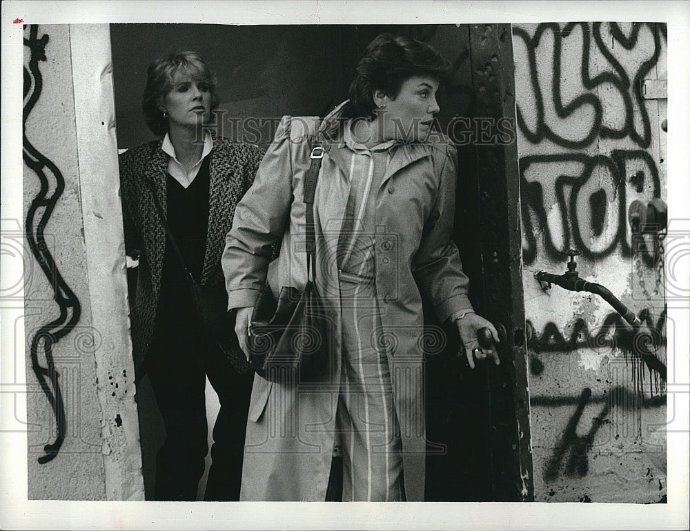 1981 Press Photo &quot;Cagney &amp; Lacey&quot; Tyne Daly &amp; Sharon Gless- Historic Images