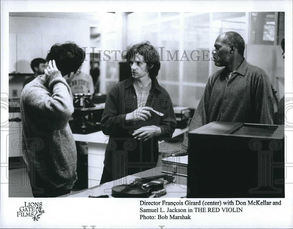 1998 Press Photo Director Francois Girard, Samuel L. Jackson &quot;The Red Violin&quot;- Historic Images