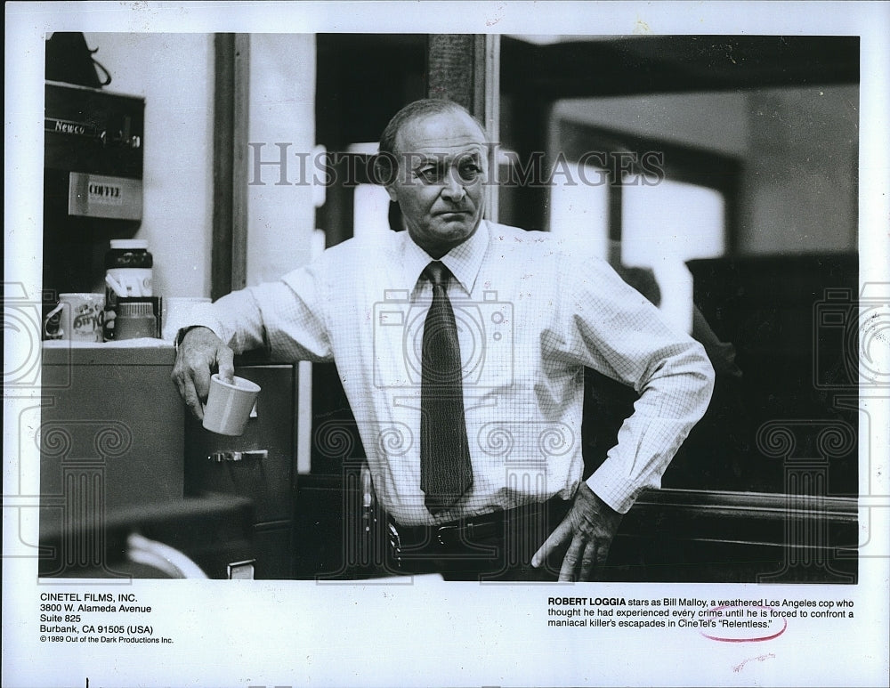 1989 Press Photo Actor Robert Loggia in "Relentless"- Historic Images