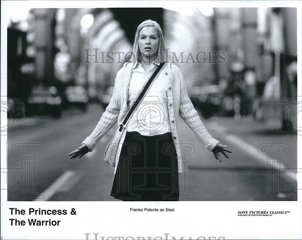 2000 Press Photo Actress Franka Potente in &quot;The Princess &amp; The Warrior&quot;- Historic Images