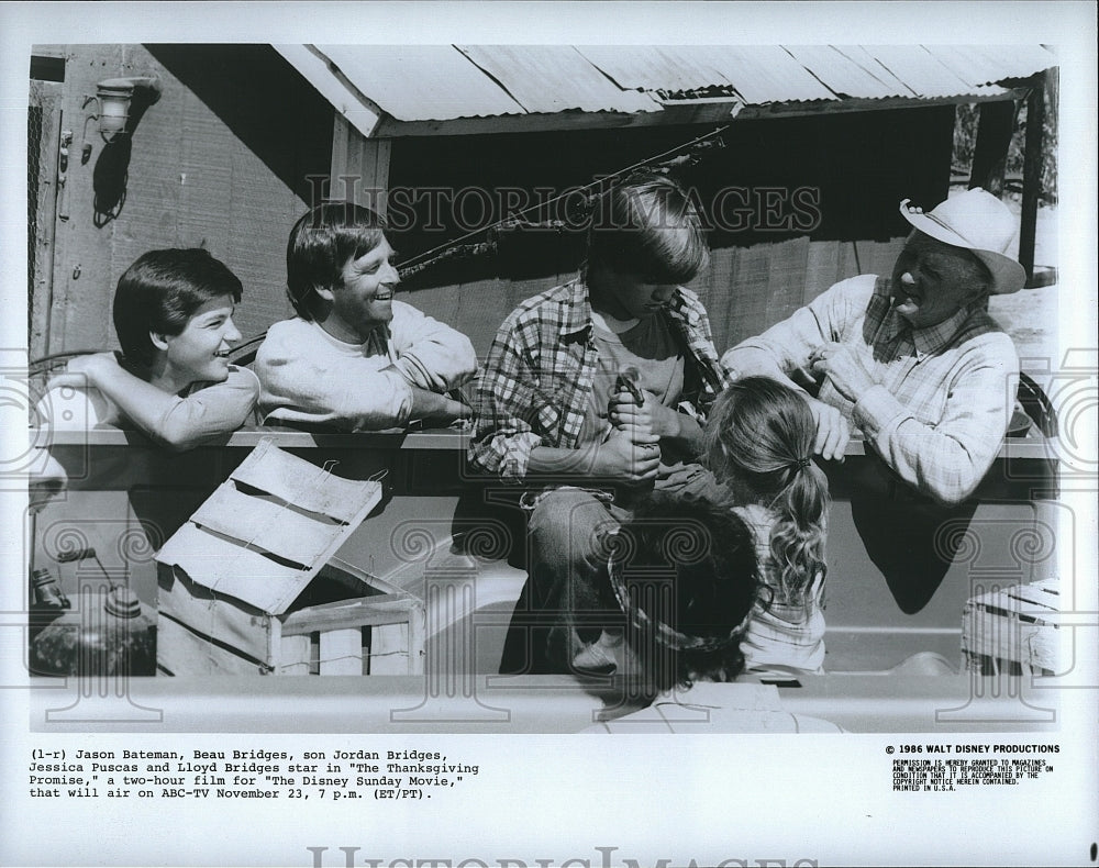 1986 Press Photo Jason Bateman, Beau Bridges &quot;The Thanksgiving Promise&quot;- Historic Images