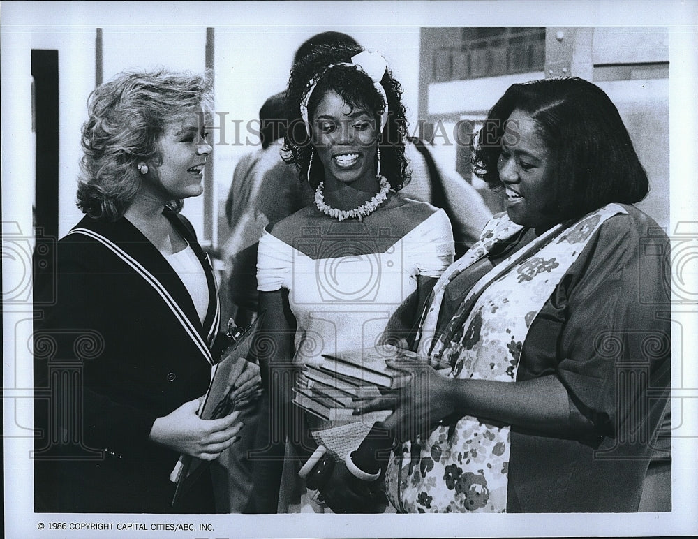 1986 Press Photo Whelan Williams &amp; Holiday Star On &quot;The Love Boat&quot;- Historic Images