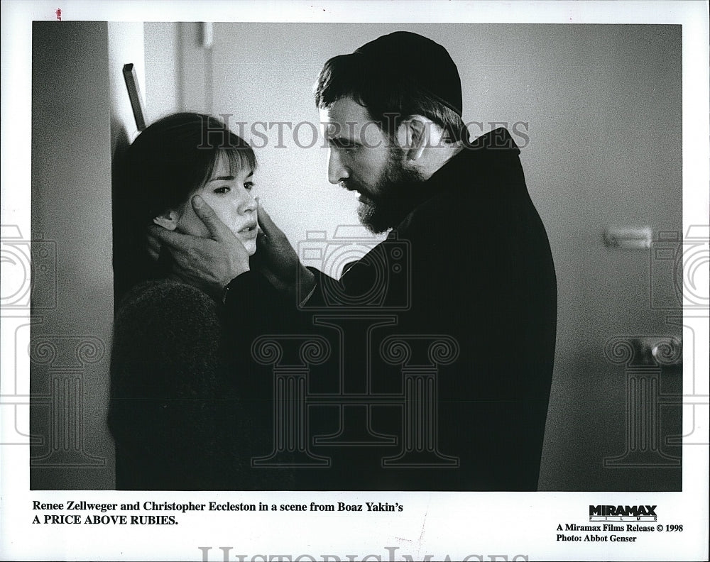 1998 Press Photo Actress Renee Zellweger and Christopher Eccleston in &quot;A Price- Historic Images