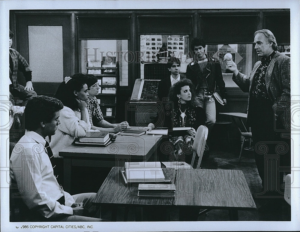 1986 Press Photo Head of The Class Tv Show Howard Hesseman as Charlie Moore- Historic Images