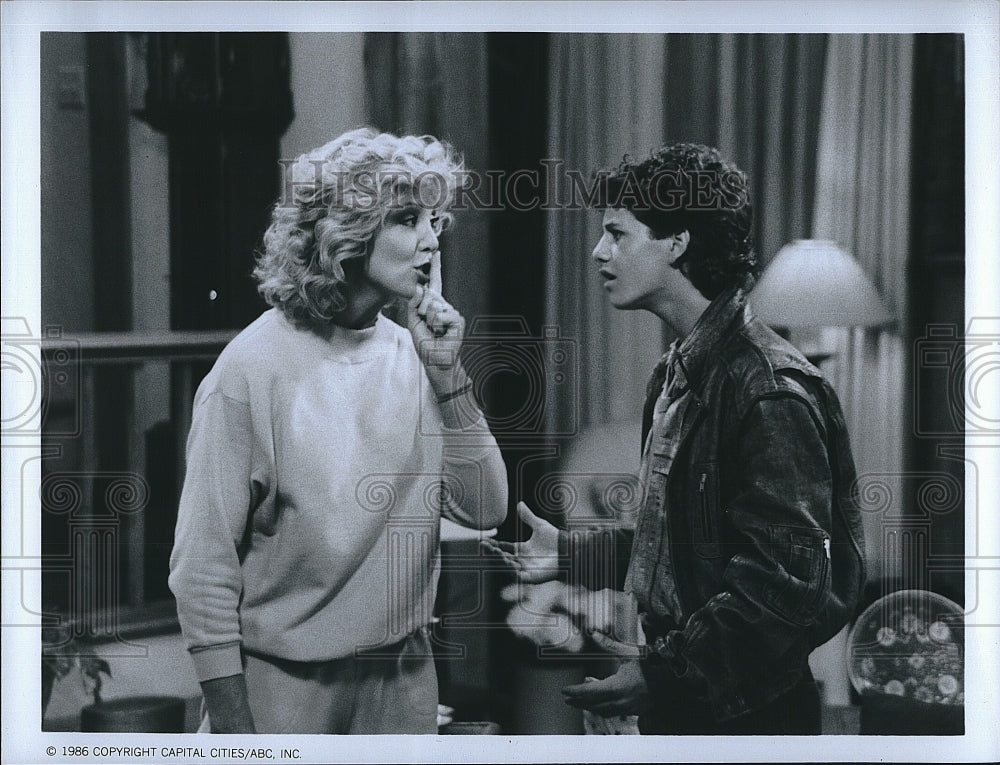 1986 Press Photo &quot;Growing Pains&quot; Kirk Cameron, Joanna Kerns- Historic Images