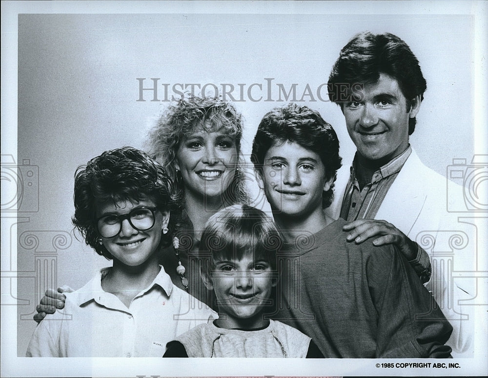 1985 Press Photo &quot;Growing Pains&quot; Alan Thicke, Jeremy Miller, Joanna Kerns- Historic Images