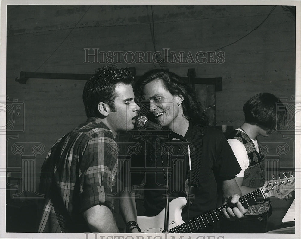 1992 Press Photo James Walters, and Shawn Thompson in &quot;The Heights&quot;- Historic Images