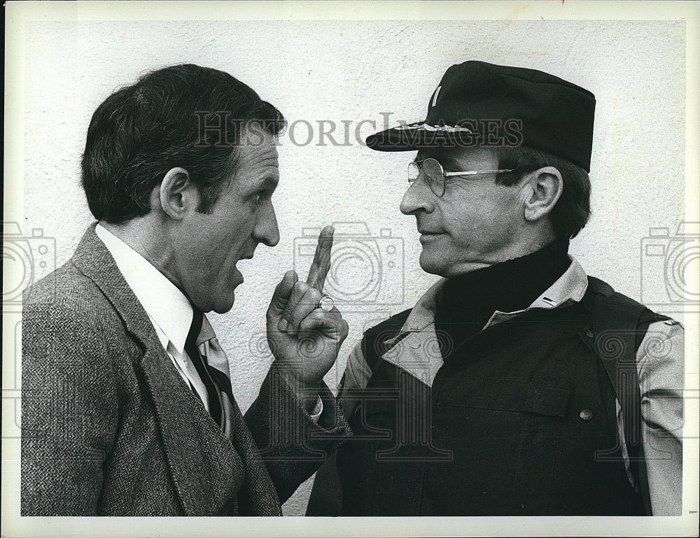 1981 Press Photo Daniel J. Travanti, and James Sikking in &quot;Hill Street Blues&quot;- Historic Images