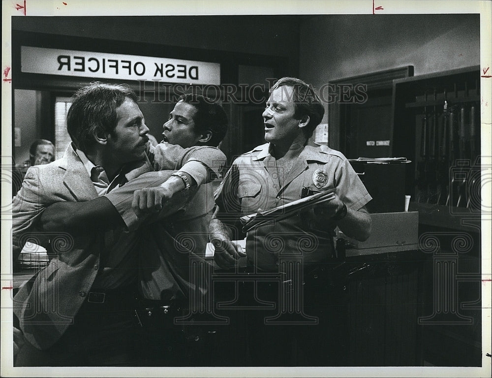 1984 Press Photo Joe Spano, Michael Warren and Charles Haid in &quot;Hill Street Blues&quot;- Historic Images