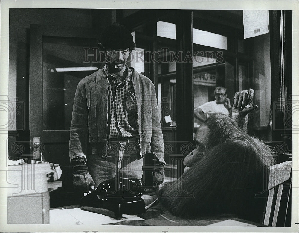 1982 Press Photo Bruce Weitz in &quot;Hill Street Blues&quot;- Historic Images