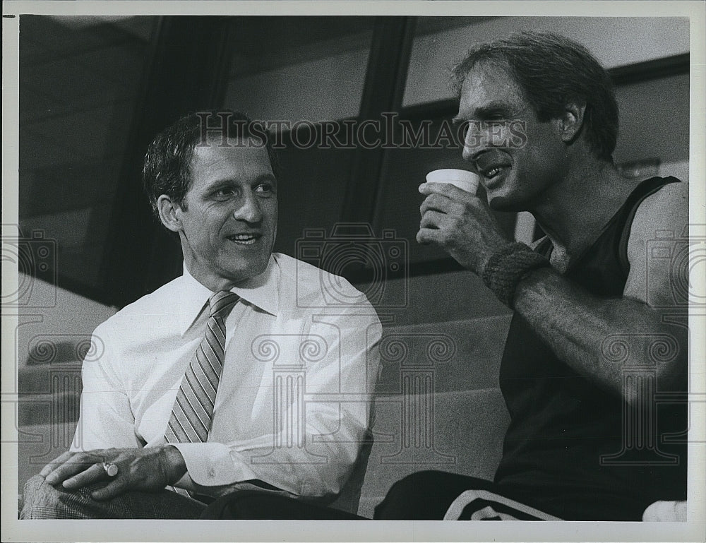 1983 Press Photo Daniel J. Travanti and Jon Cypher in &quot;Hill Street Blues&quot;- Historic Images