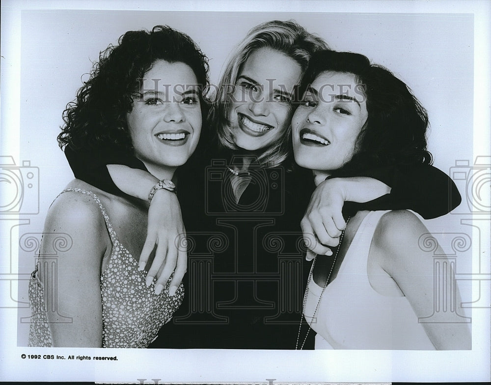 1992 Press Photo Robyn Lively, Paige French and Arlene Taylor in &quot;Freshman Dorm&quot;- Historic Images