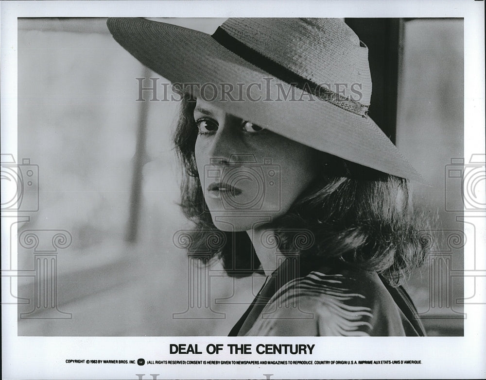 1983 Press Photo Sigourney Weaver Stars in &quot;Deal of the Century&quot;- Historic Images