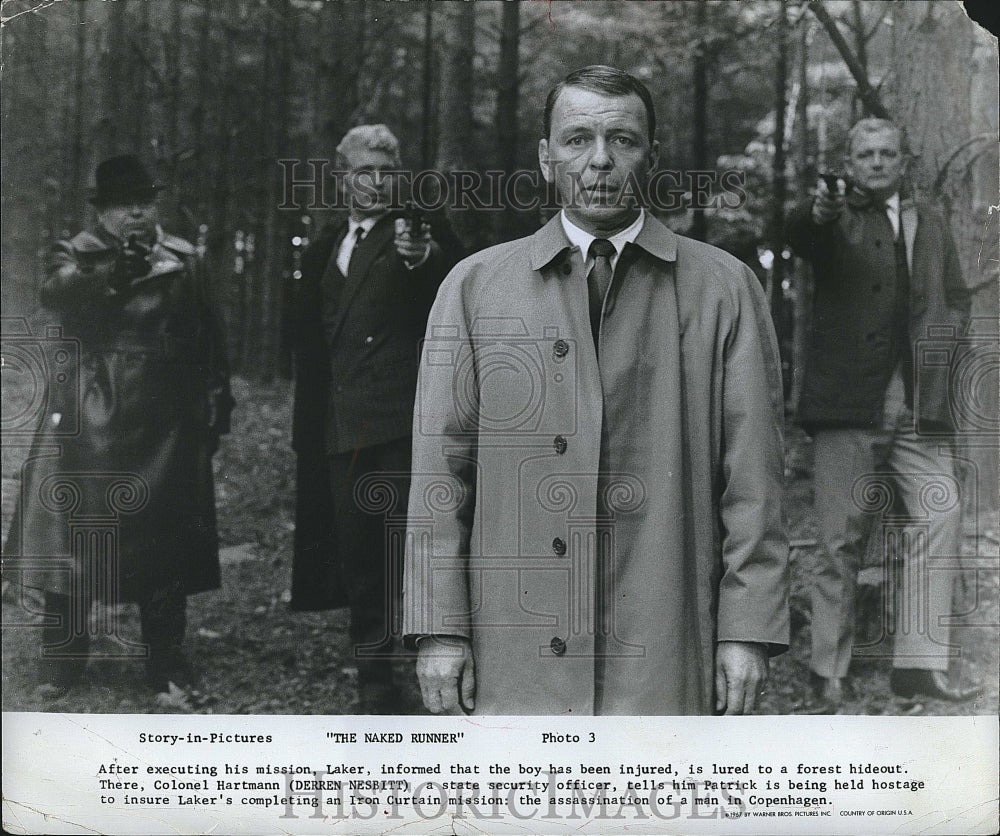 1967 Press Photo Frank Sinatra Actor Singer Darren Nesbittt Naked Runner Movie- Historic Images