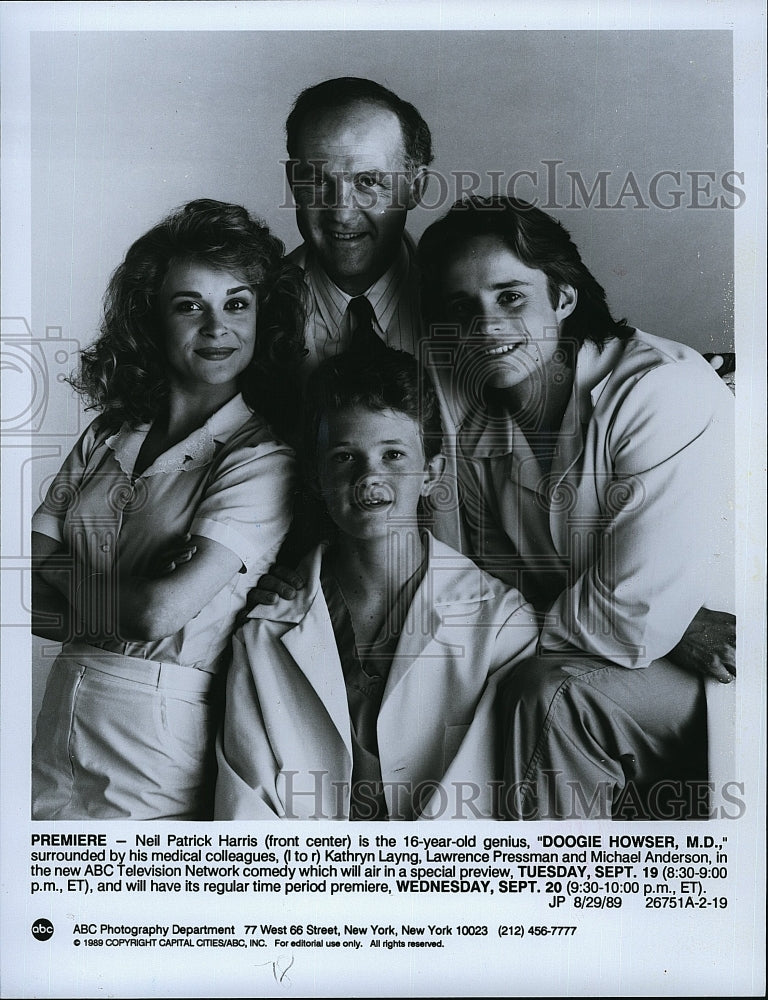 1989 Press Photo Neil Patrick Harris and cast of TV series &quot;Doogie Howser, M.D.&quot;- Historic Images