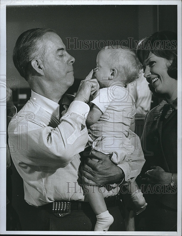 1969 Press Photo Harry Morgan and Merry Anders &quot;Dragnet 1969&quot;- Historic Images