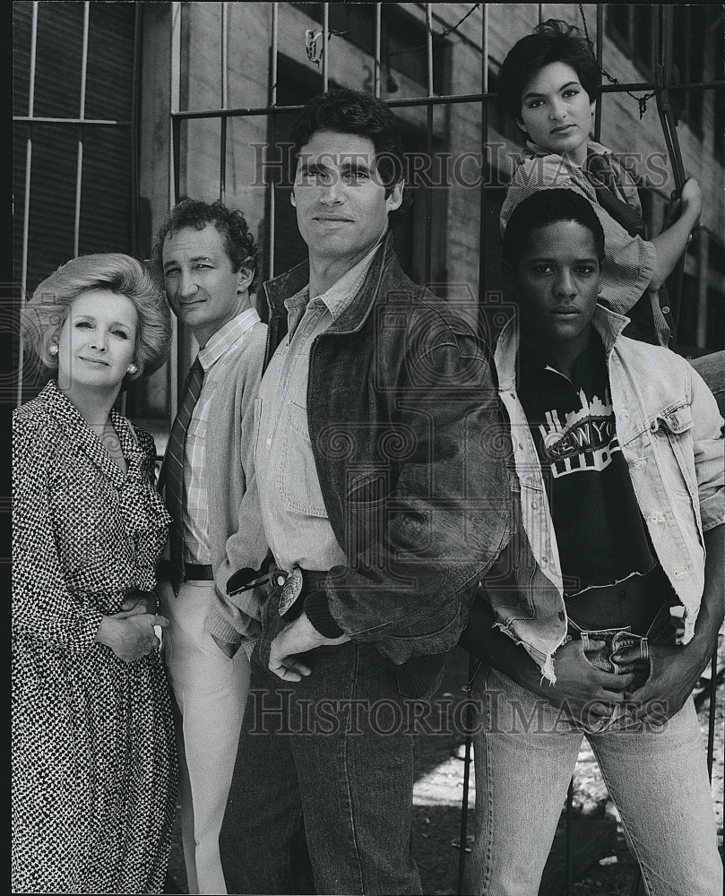 1986 Press Photo Cast Of TV Series &quot;Downtown&quot;- Historic Images