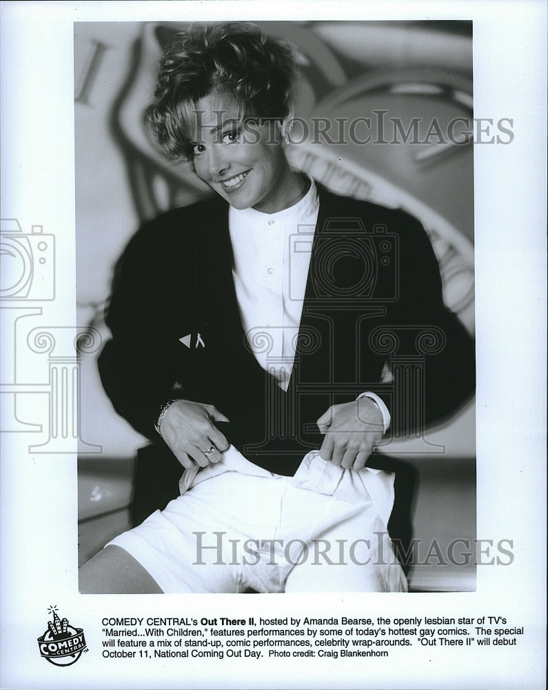 Press Photo Amanda Bearce Hosts &quot;Out There II&quot; On Comedy Central- Historic Images