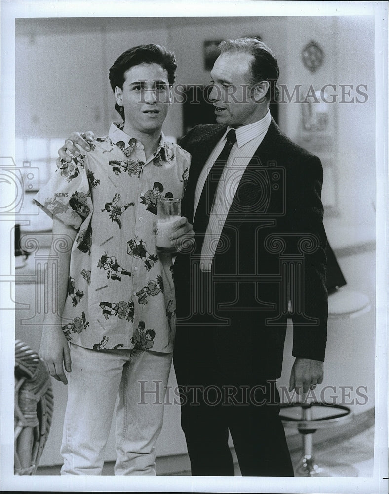 1987 Press Photo Down Out Beverly Hills Series Evan Richards Hector Elizondo- Historic Images