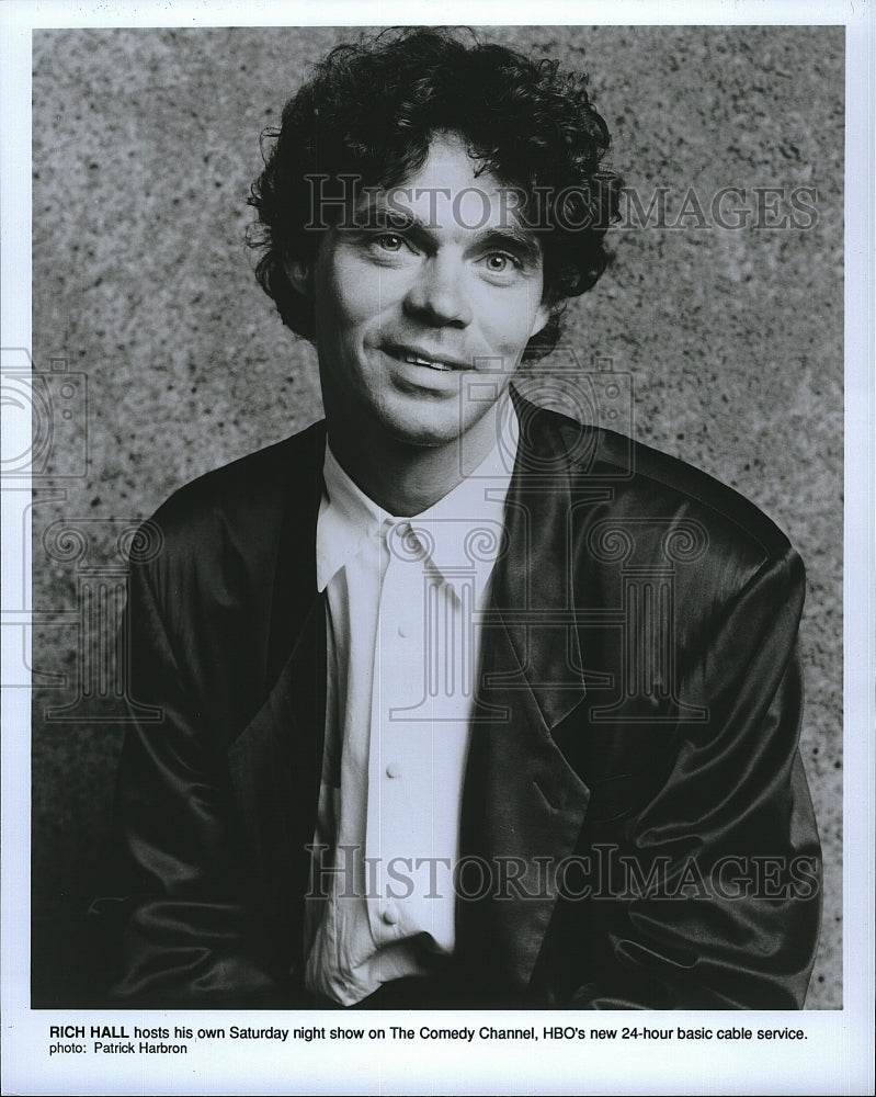 Press Photo Rich Hall on &quot;The Comedy Channel&quot;- Historic Images