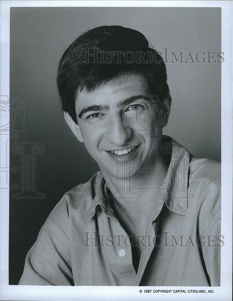 1987 Press Photo Dan Frischman &quot;Fame Fortune and Romance&quot;- Historic Images