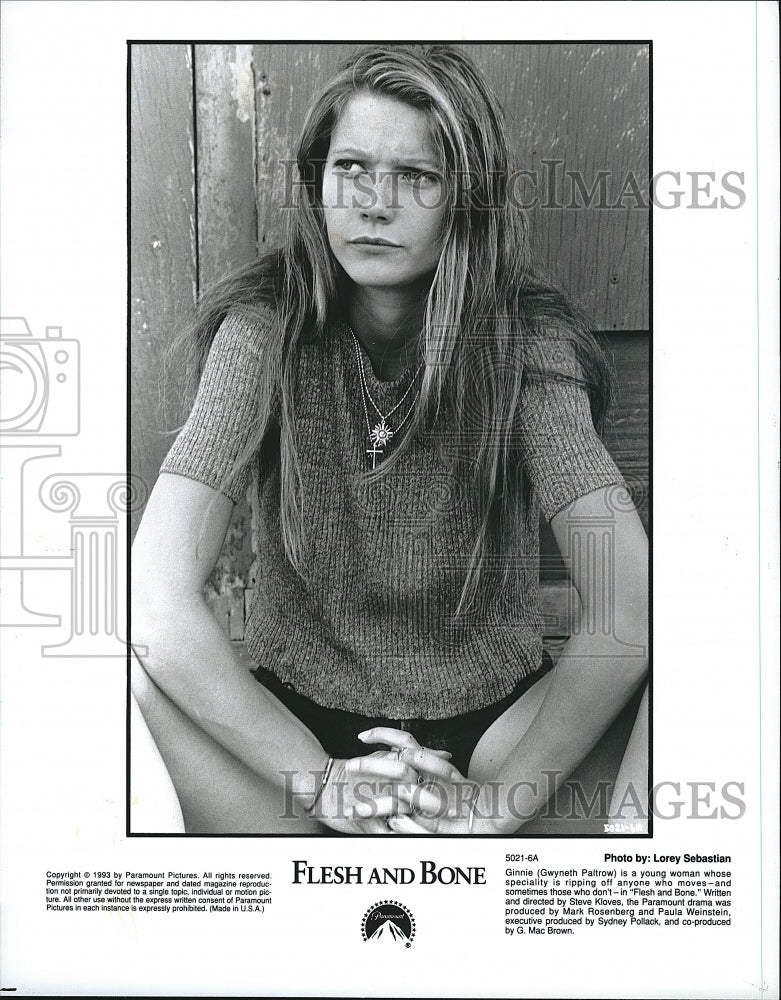 1995 Press Photo Gwyneth Paltrow stars in &quot;Flesh and Bone&quot;- Historic Images