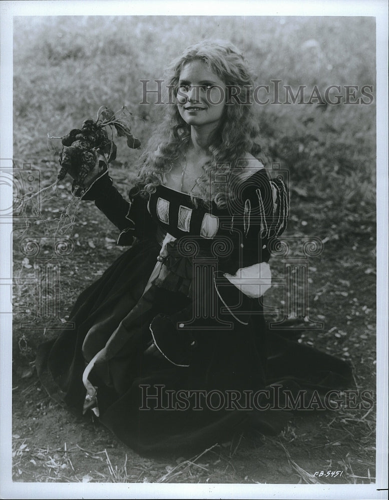 1995 Press Photo Jeniffer Jason-Leigh stars in &quot;Flesh and Blood&quot; - Historic Images